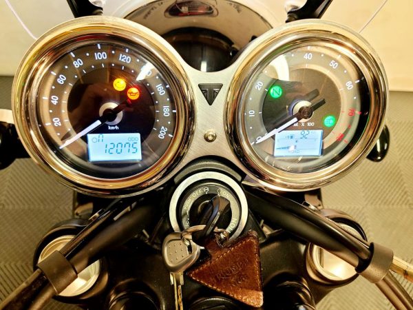 TRIUMPH BONNEVILLE T120 Bud Ekins / Ohlins / Top case – Image 13