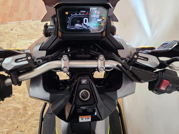 HONDA X-ADV Gris nardo spécial édition A2 – Image 4